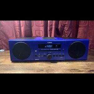 Yamaha Bookshelf Stereo-Excellent condition